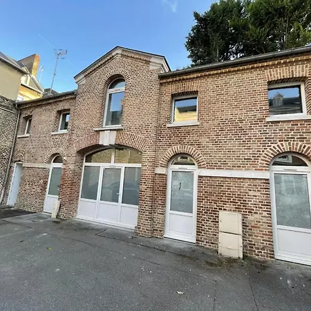 Twilight Star - Sauna & Private Cinema - Free Parking *