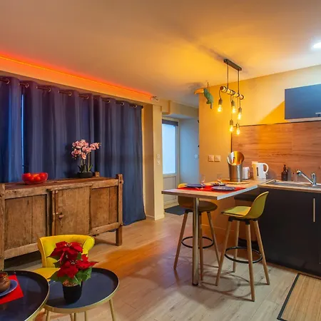 Apartment Twilight Star - Sauna & Private Cinema - Free Parking *